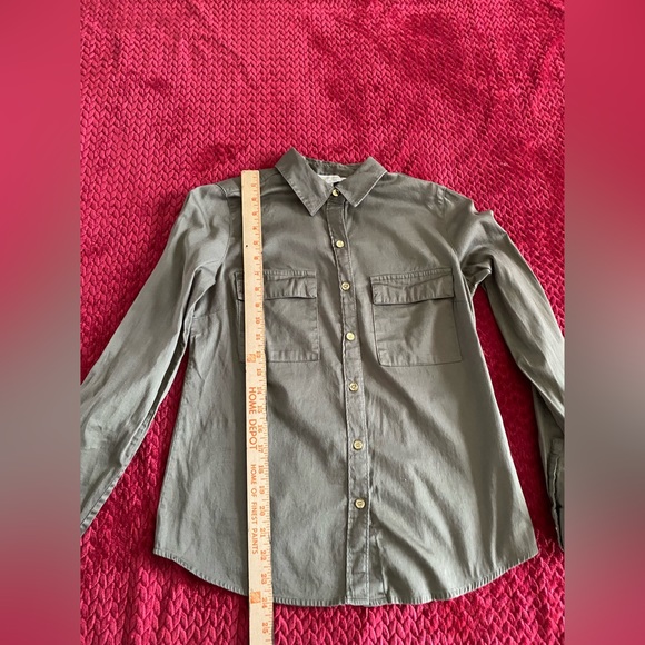 Michael Kors Army Green Long sleeve button Down women’s size 2 - Picture 4 of 8